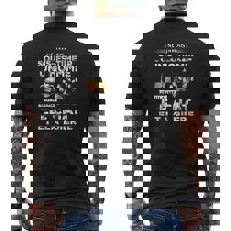 Cat Never Underestimate T-shirt imprimé au dos - Cadeauxyz