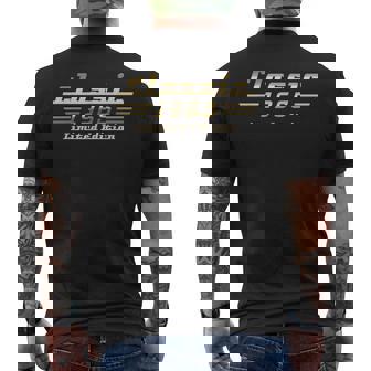 Classic 1965 ヴィンテージカー誕生60周年 メンズTシャツ バックプリント - Kawaiitshirt