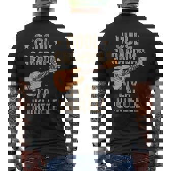 Cool Grandpas Play ウクレレ ウクレレ ミュージックギター メンズTシャツ バックプリント - Kawaiitshirt