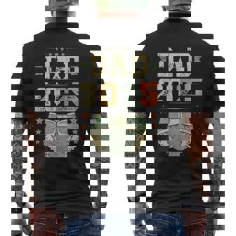 Dad 2025 年生パパ、新米パパ、初めてのパパ メンズTシャツ バックプリント - Kawaiitshirt