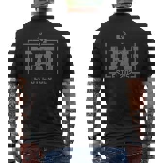 Dad Est 2025 New Dad 2025 Expect Baby 2025 Fathers Day Men's T-shirt Back Print - Thegiftio UK