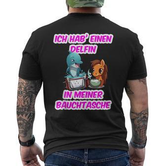 Delfin In Meiner Bauchtasche Party Outfit Malle Mallorca T-Shirt mit Rückendruck - Geschenkecke