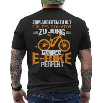 Ebike Rentner Pedelec Fahrrad Elektro Rad T-Shirt mit Rückendruck - Geschenkecke