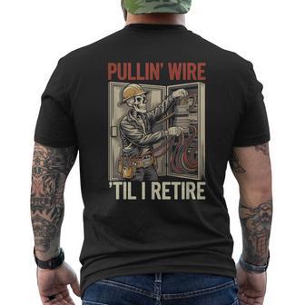 Electrician Skull Pullin' Wire 'Til I Retire Vintage Men's T-shirt Back Print - Thegiftio UK