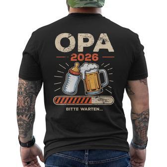Herren Opa 2026Chwangerschafterkünden Opa 2026 Loading T-Shirt mit Rückendruck - Geschenkecke