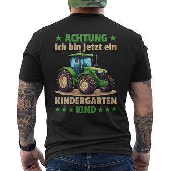 Ich Bin Jetzt Ein Kindergartenkind Kindergarten Traktor T-Shirt mit Rückendruck - Geschenkecke