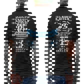 Jugendweihe 2025 Ab Jetzt Bitte Mitie Ansprechen Für Jungs T-Shirt mit Rückendruck - Seseable