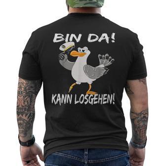 Kapitän Möwe Ostsee Nordsee Urlaub Bin Da Kann Losgehen T-Shirt mit Rückendruck - Geschenkecke