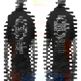 Ossan おっさん（車好き ロゴ エンブレム パロディ）【変なデザイン屋さん】文字 メッセージ 面白い デザイン メンズTシャツ バックプリント - Kawaiitshirt