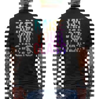 Raise Your Glass Pink Cheers Party メンズTシャツ バックプリント - Kawaiitshirt