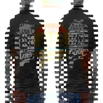 Reto 57歳の誕生日 57歳 1965年2月生まれ メンズTシャツ バックプリント - Kawaiitshirt