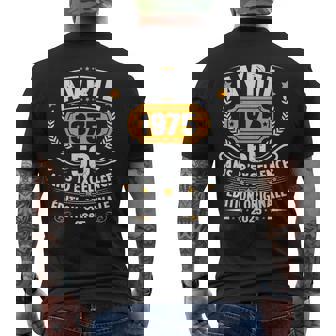 Vintage Avril 1975 Cadeau Anniversaire 50 Ans Hommes T-shirt imprimé au dos - Cadeauxyz