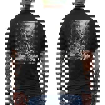 おもしろいアライグマ乗馬トラ驚いた怖い猫の自撮り。 メンズTシャツ バックプリント - Kawaiitshirt