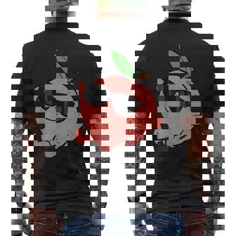 かわいい 桃 フルーツ リラックス のんびりピーチ メンズTシャツ バックプリント - Kawaiitshirt