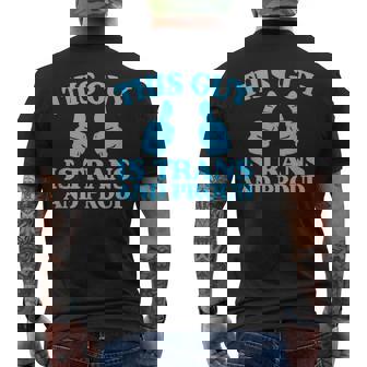 この男はトランスジェンダーで誇り高きトランスジェンダープライド二本指 メンズTシャツ バックプリント - Kawaiitshirt
