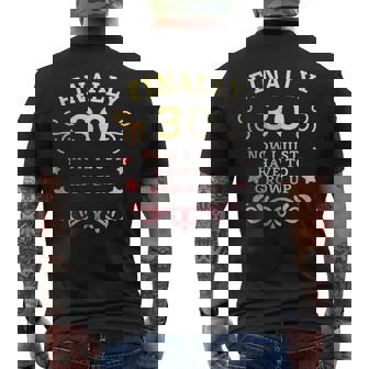 ついに30歳になった今は大人になるしかない ヴィンテージ 30歳の誕生日 メンズTシャツ バックプリント - Kawaiitshirt