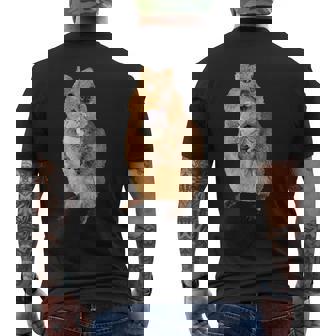 アイスクリームコーンを食べるカワイイクオッカ。 メンズTシャツ バックプリント - Kawaiitshirt