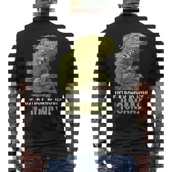 イグアナ・イグアナが大好きな男の子だけ。 メンズTシャツ バックプリント - Kawaiitshirt