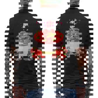 イチゴケーキ スイーツ デザート かわいい 春 パティシエ、普段着、いちご狩り、いちご、ストロベリー、お菓子 メンズTシャツ バックプリント - Kawaiitshirt