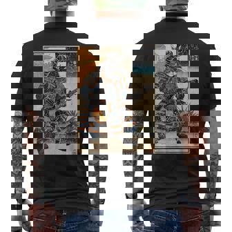 エレキギターを弾く日本の侍猫 浮世墨アート メンズTシャツ バックプリント - Kawaiitshirt