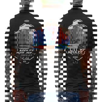 キャピトルリーフ国立公園 ユタ州のアメリカ国立公園 メンズTシャツ バックプリント - Kawaiitshirt