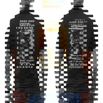 コーヒーの前にみんな嫌いな黒猫がコーヒーを飲む メンズTシャツ バックプリント - Kawaiitshirt