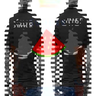 スイカ 1ピース・夏【 サマータイム 】リゾート・夏 大好き／面白 イラスト メンズTシャツ バックプリント - Kawaiitshirt