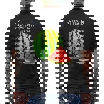 スイカ・夏【 サマータイム 】リゾート・夏 大好き／面白 イラスト メンズTシャツ バックプリント - Kawaiitshirt