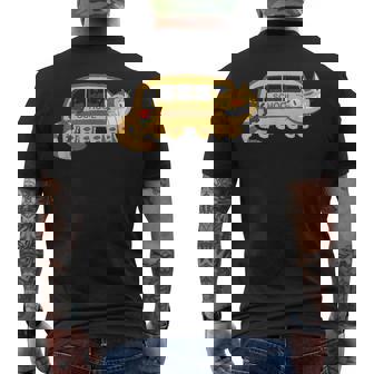 スクールキャットバスに向かうキャットバスの猫たち メンズTシャツ バックプリント - Kawaiitshirt