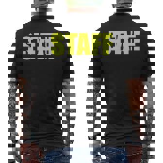 スタッフ社員 イベントスタッフ表裏 黄文字 メンズTシャツ バックプリント - Kawaiitshirt