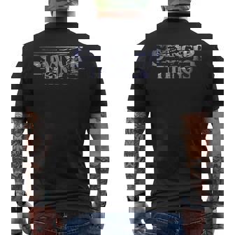 ストレンジャー・シングス ロゴ レトロ 80年代 ホーンテッド・ホーキンス ハロウィン メンズTシャツ バックプリント - Kawaiitshirt