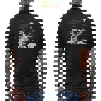 スモーキン・ジョー・フレイジャーのトレーニングでモハメド・アリのボクシングファイトに メンズTシャツ バックプリント - Kawaiitshirt