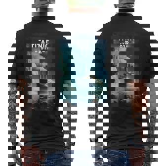 タイタニック号沈没船が1912年に氷山を襲った記念品 メンズTシャツ バックプリント - Kawaiitshirt