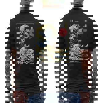 パグ 和 神奈川 波 おもしろ サーフ 犬 メンズTシャツ バックプリント - Kawaiitshirt