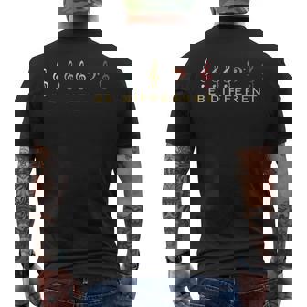 ヘ音記号を ミュージシャン Be Different メンズTシャツ バックプリント - Kawaiitshirt