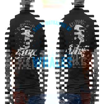 ベルーガクジラに簡単に気を取られる面白いシロイルカ動物。 メンズTシャツ バックプリント - Kawaiitshirt