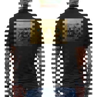 ミレー風アート猫の田植え 農作業をする三匹の猫たち メンズTシャツ バックプリント - Kawaiitshirt