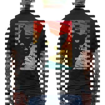 レトロな黒猫、ヴィンテージスタイルの黒猫。 メンズTシャツ バックプリント - Kawaiitshirt