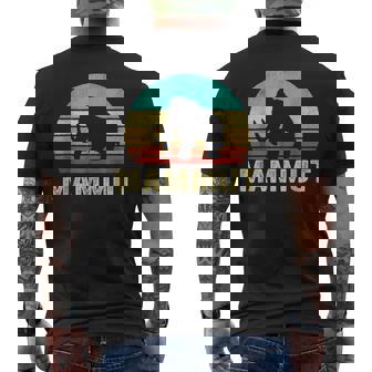 ヴィンテージ マムット サンセット レトロ メンズTシャツ バックプリント - Kawaiitshirt