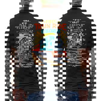初電車 乗る 鉄道 アドベンチャー 風景 旅行 メモリーギア メンズTシャツ バックプリント - Kawaiitshirt