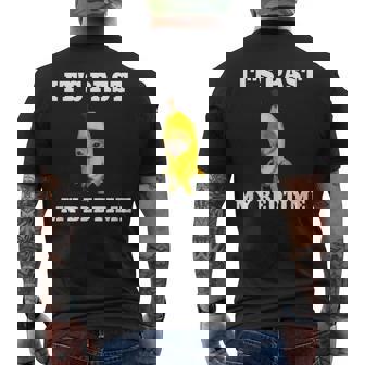 寝る時間が過ぎた面白い猫のミーム メンズTシャツ バックプリント - Kawaiitshirt