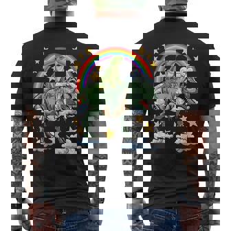 恐竜恐竜に乗る緑のイグアナ メンズTシャツ バックプリント - Kawaiitshirt