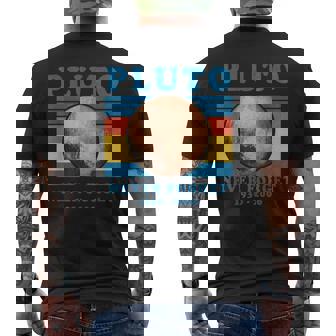 惑星冥王星を忘れてはいけないオタク天文学楽しい宇宙レトロ メンズTシャツ バックプリント - Kawaiitshirt