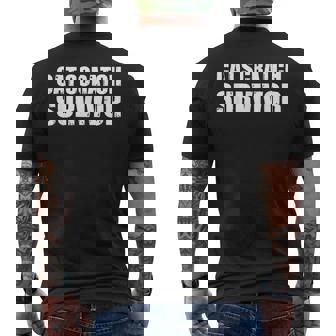 猫のひっかき傷から生き残った私は猫のひっかき傷から生き残りました メンズTシャツ バックプリント - Kawaiitshirt