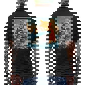 猫のサメ、面白い猫がサメを噛むサメ、サメと猫 メンズTシャツ バックプリント - Kawaiitshirt