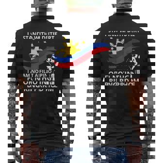 私はドゥテルテのtシャツを着て立っています。私は何の役にも立たないフィリピン人ではありません メンズTシャツ バックプリント - Kawaiitshirt