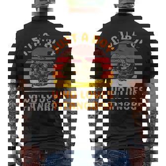 絶滅した大蛇ティタノボアを愛するただの少年 メンズTシャツ バックプリント - Kawaiitshirt