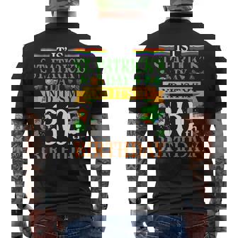 聖パトリックの日と私の30歳の誕生日 30歳 メンズTシャツ バックプリント - Kawaiitshirt