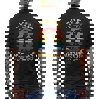 誕生日 男の子 衣装 ヴィンテージ It's My Birthday Dabbingunset メンズTシャツ バックプリント - Kawaiitshirt