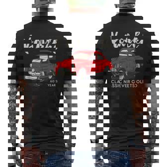 還暦祝い 車好き 父 男性 レトロ クラシックカー60歳 Classic Never Gets Old メンズTシャツ バックプリント - Kawaiitshirt